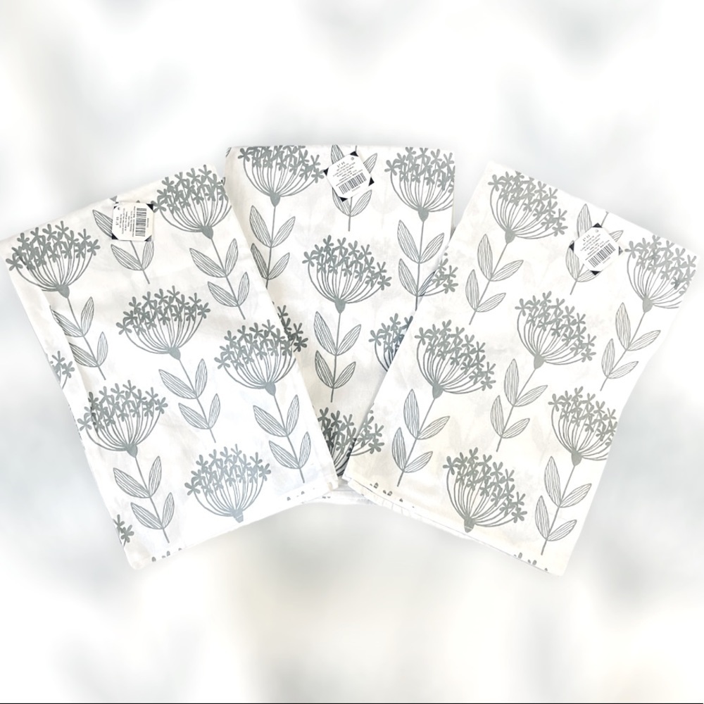 NWT Trio Set of 100% Cotton Towels